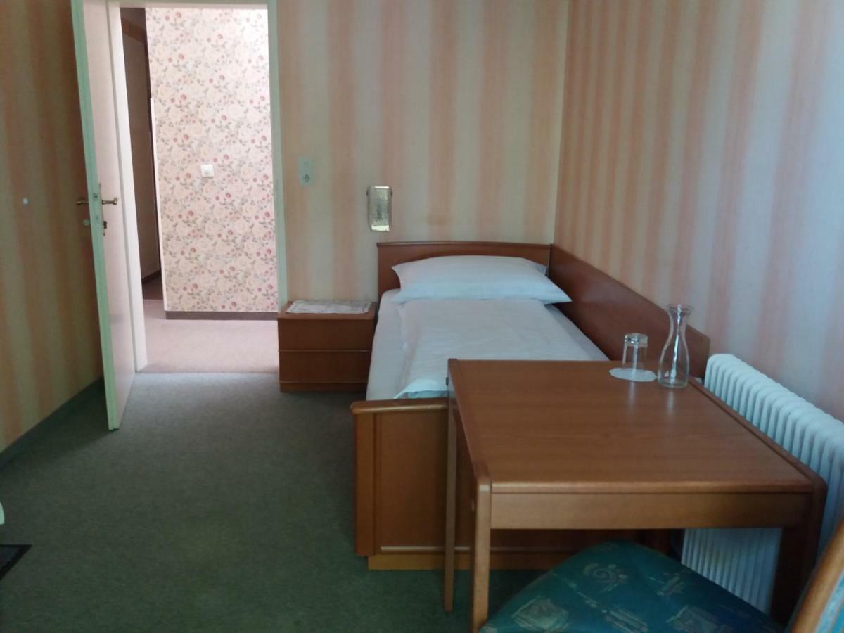 Pension Villa Inge บาเดน ภายนอก รูปภาพ