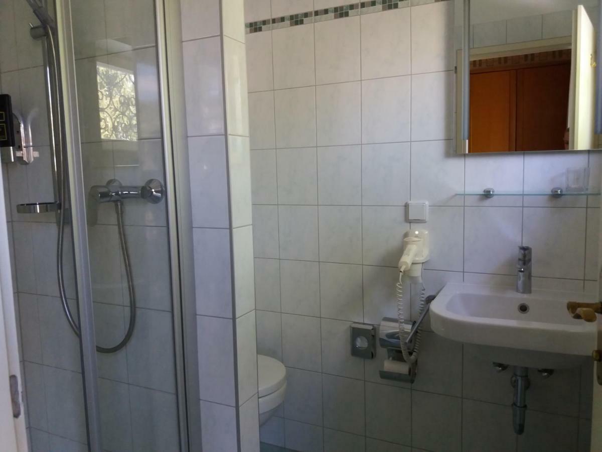 Pension Villa Inge บาเดน ภายนอก รูปภาพ
