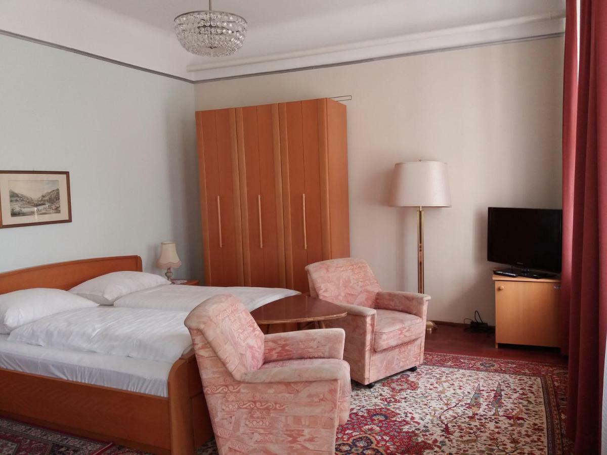 Pension Villa Inge บาเดน ภายนอก รูปภาพ